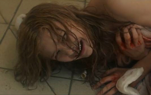 Chloë Grace Moretz talks about the being covered in blood for a month while  filming 'Carrie' 